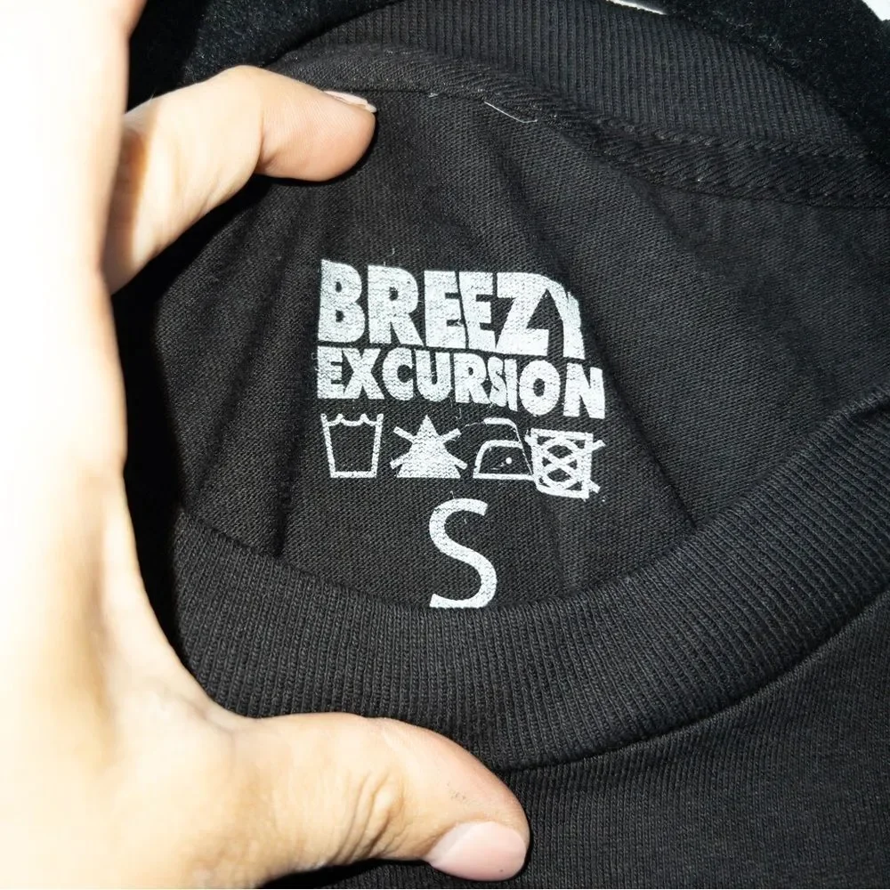 NIP Best Breezy‎ Excursion Black Logo Winged Uzi T-Shirt Size Small - Picture 2 of 3